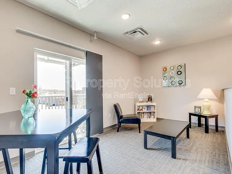 950 4th St NW #310 — Photo 16