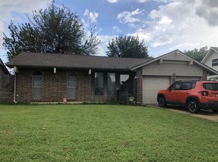 108 SW 15th St, Moore, OK 73160