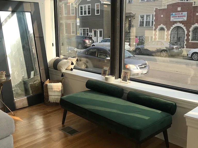 1458 W Blackhawk St #1F — Photo 6