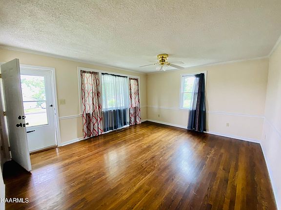 2nd image of 2028 NW Chillicothe St