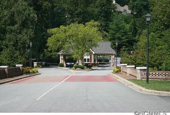 1st image of 165 Preserve Ct