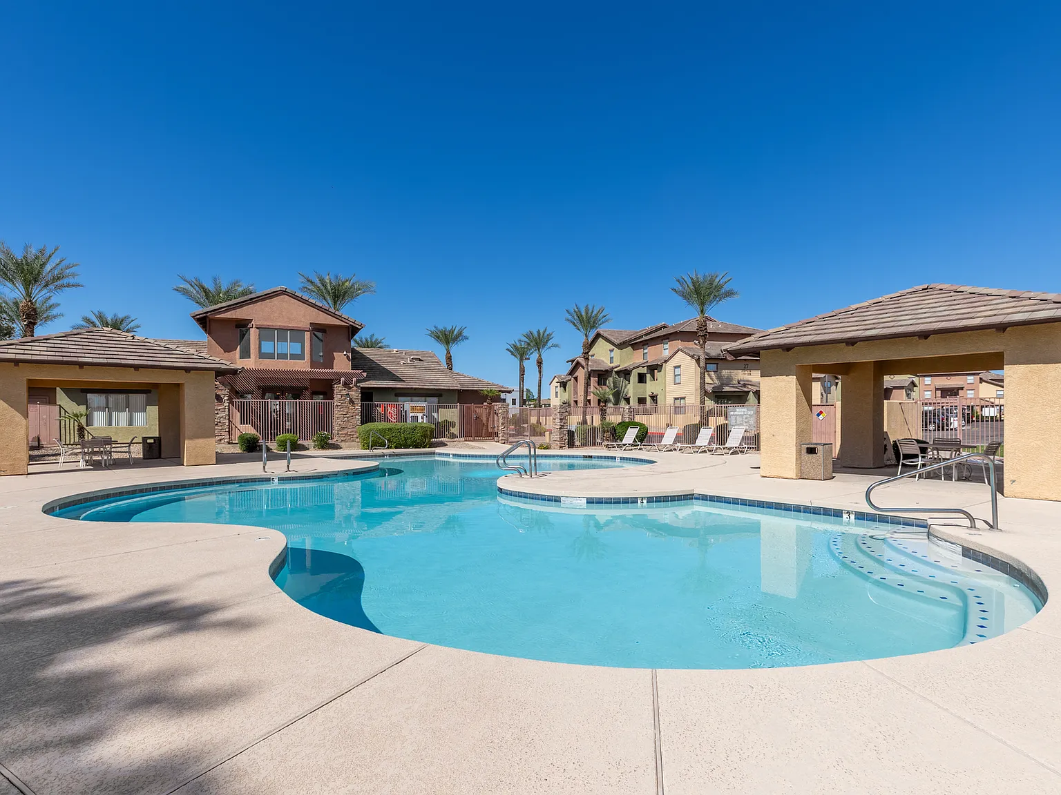 San Angelin Apartments — Photo 4