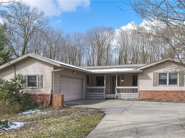 17630 Millbrook Dr, Chagrin Falls, OH 44023