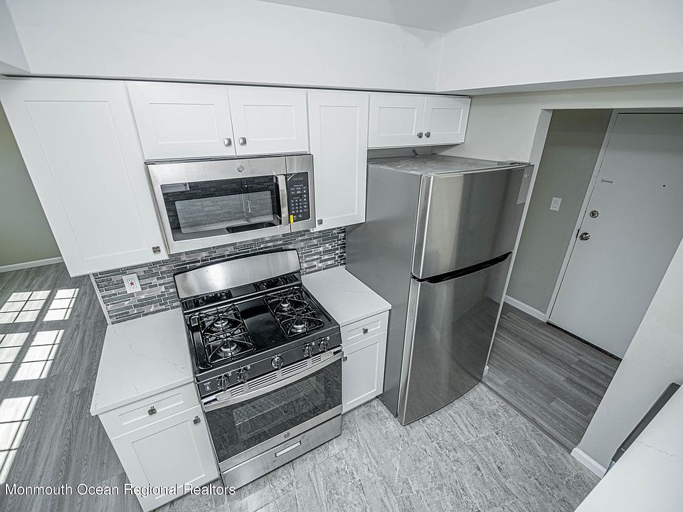 1st image of 56C Stonehurst Blvd