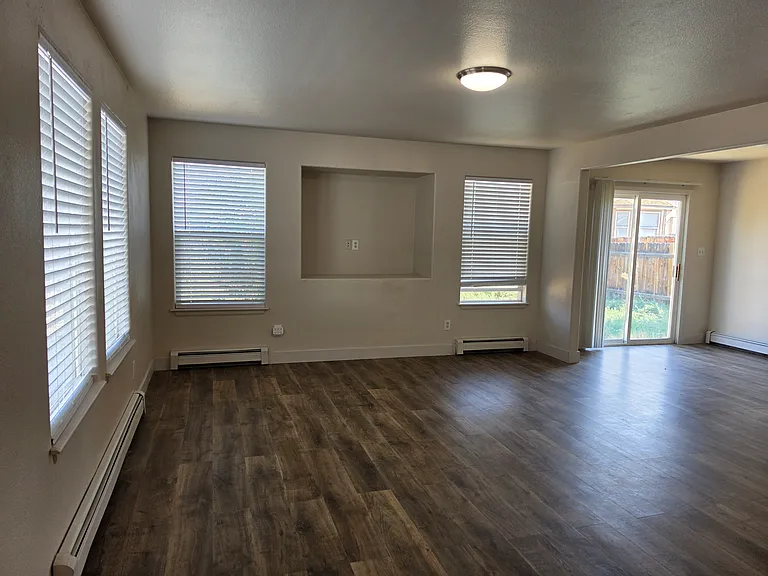 2978 Emerald Cir — Photo 2