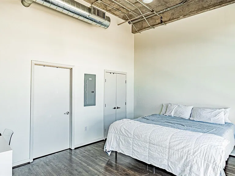 1001 Belleview St #1002 — Photo 9