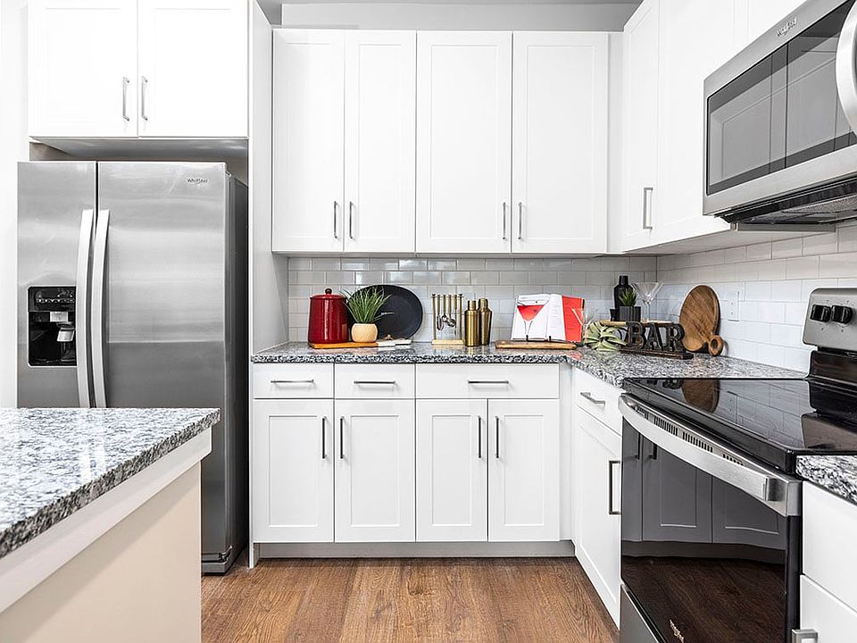 Kitchen Island and Tile Backsplash |The Station at San Marco| Jacksonville, FL