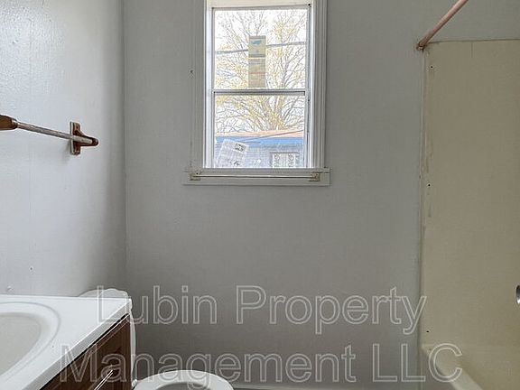 4th image of 2811 Larose Ave