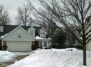 462 W Heritage Dr, Cuyahoga Falls, OH 44223