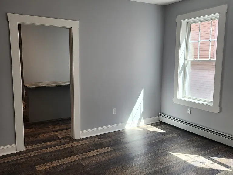 20 Hamilton St #2W — Photo 8