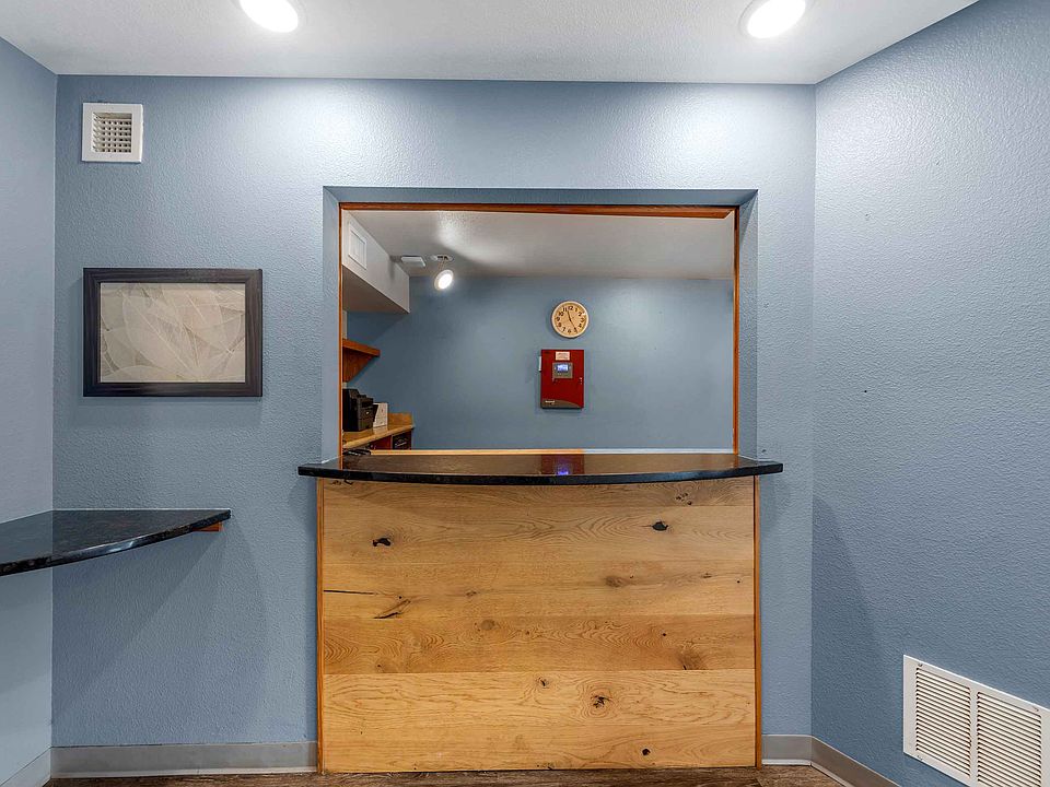 Lobby and Guest Check-in