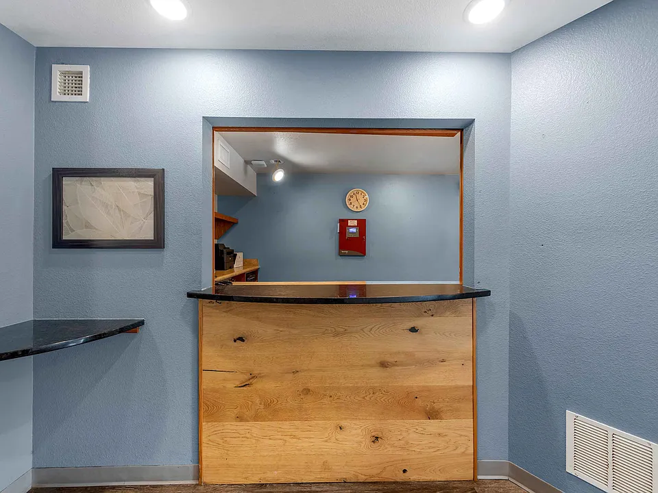 Lobby and Guest Check-in