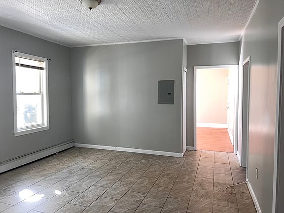 2nd image of 9 Saratoga St #2