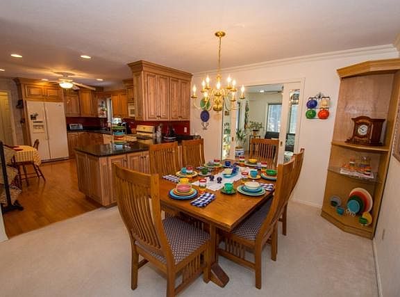5th image of 1493 Cambridge Dr