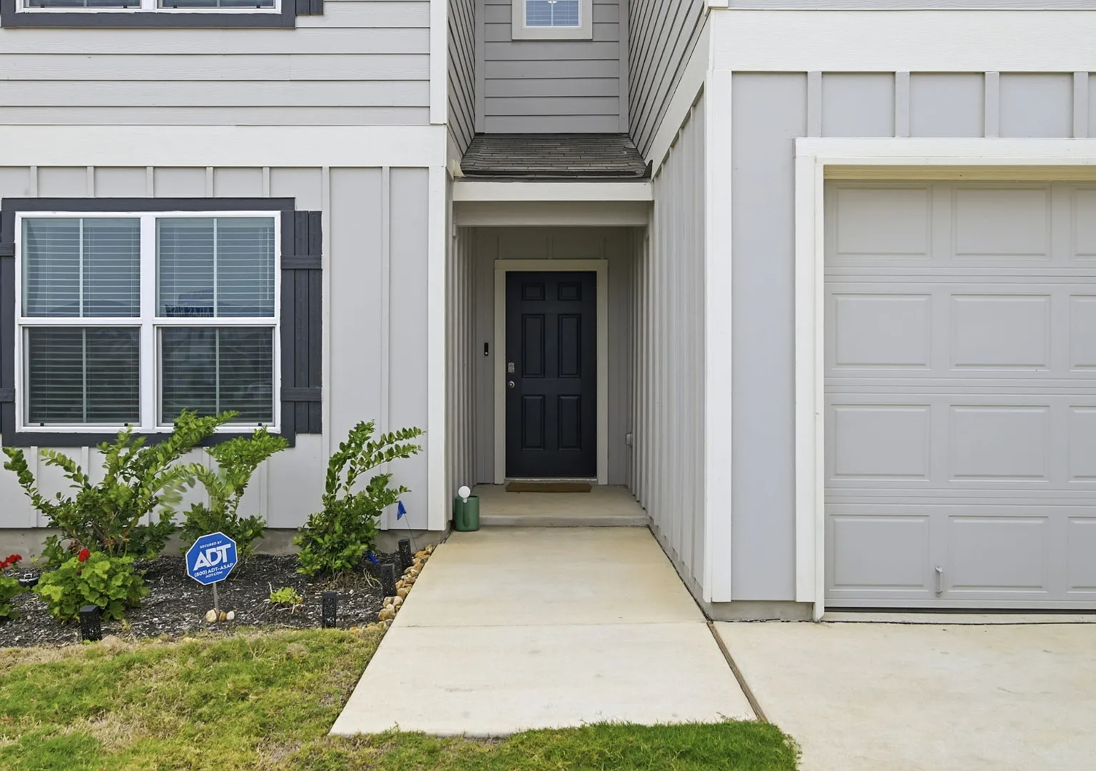 New 4-bed 3-bath home available near Lackland AFB! Move in Now! — Photo 3