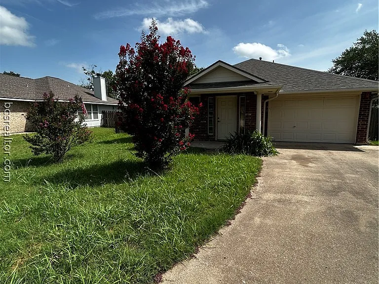 2906 Elise Ln — Photo 1