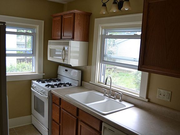 4th image of 2208 W Kellogg Ave