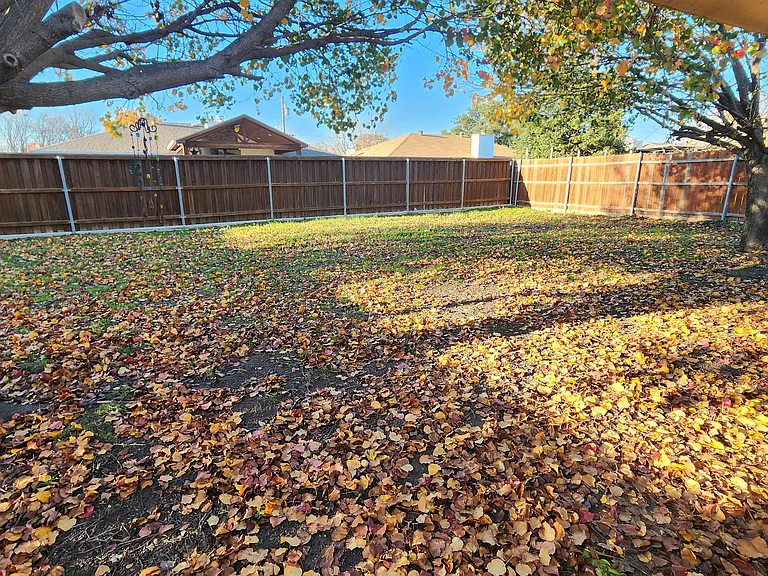 7713 Creek Wood Dr — Photo 15
