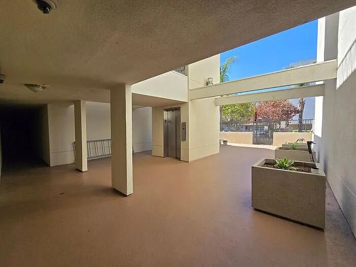 5540 Lindo Paseo #3 — Photo 27