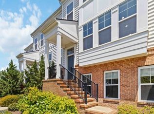 7 Maple Ave APT 8, Morristown, NJ 07960
