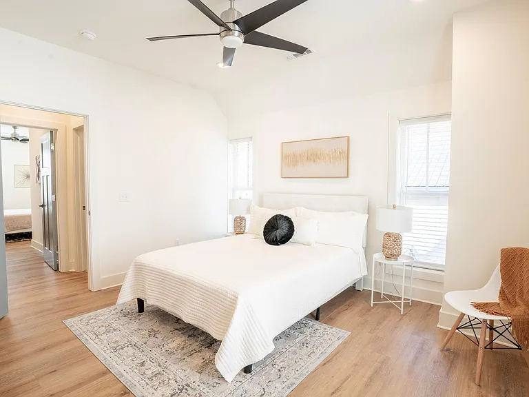 396 S Hill Ave — Photo 11