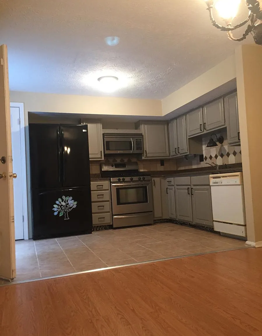 3 bed, 3.5 bath, 1800 sqft, $1,750 — Photo 3