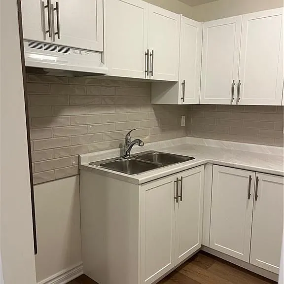 583 Mornington Ave #211 — Photo 6