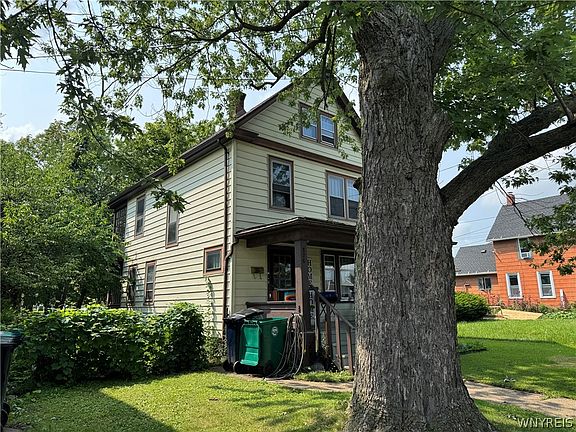 2nd image of 828 15th St