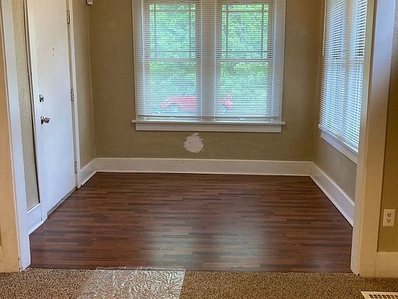 3rd image of 2621 N Cherry St