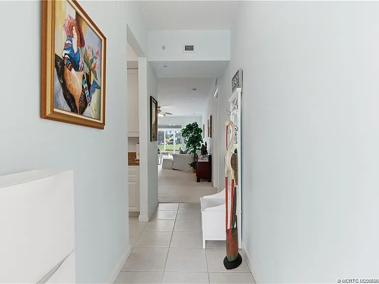 1 Harbour Isle Dr #104 — Photo 1