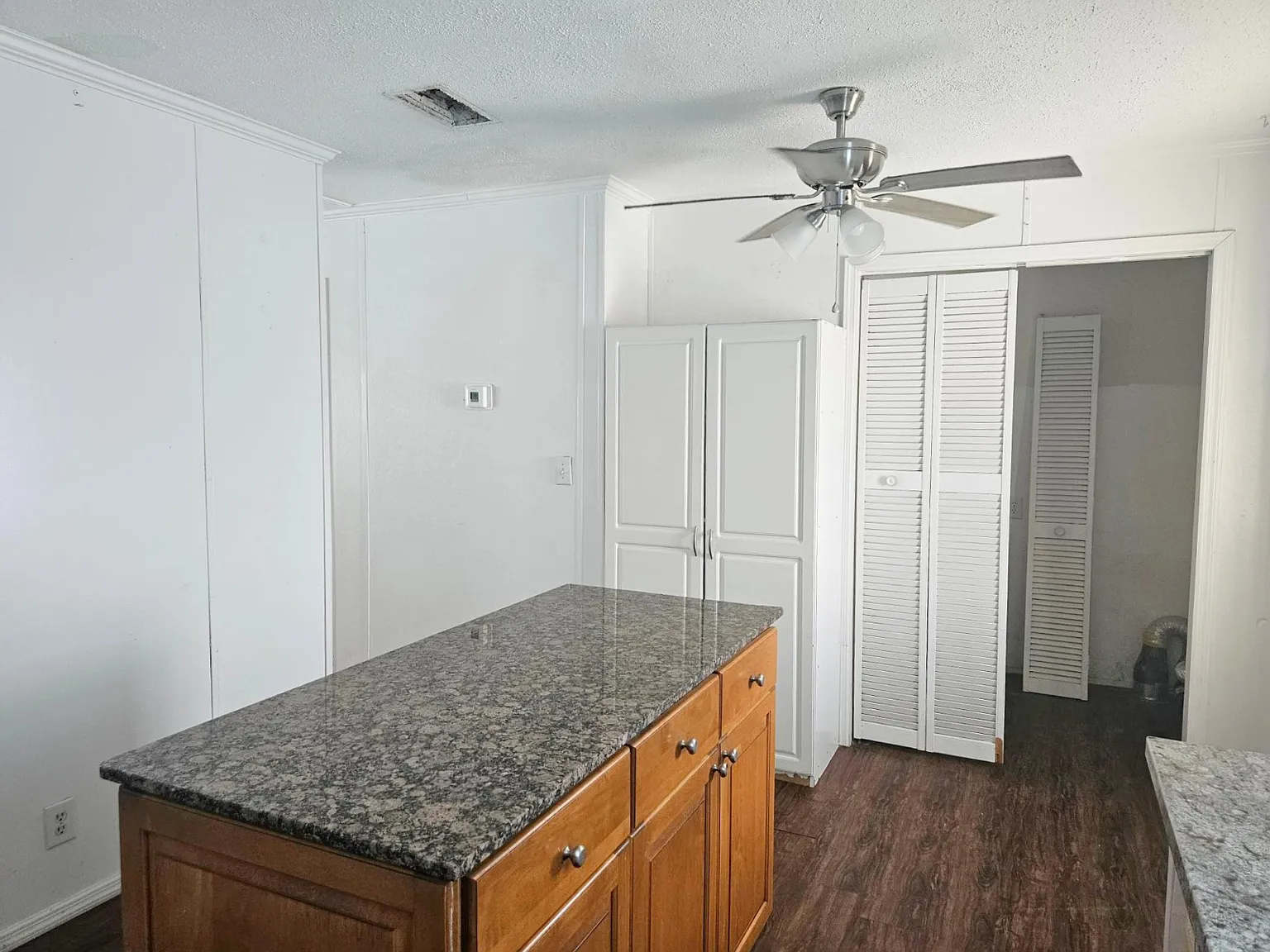 1 bed, 1.0 bath, 1344 sqft, $1,175 — Photo 2