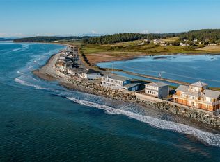 2575 W Beach Rd, Oak Harbor, WA 98277