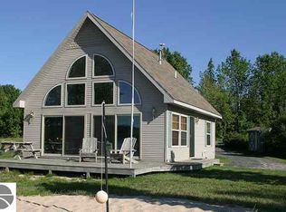 5340 Indian Trl, Frankfort, MI 49635