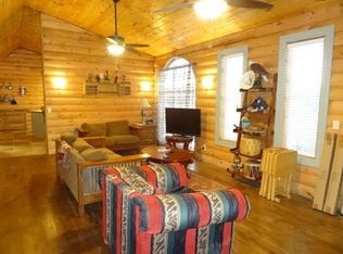 458 Boston Farms Rd, Reeds Spring, MO 65737