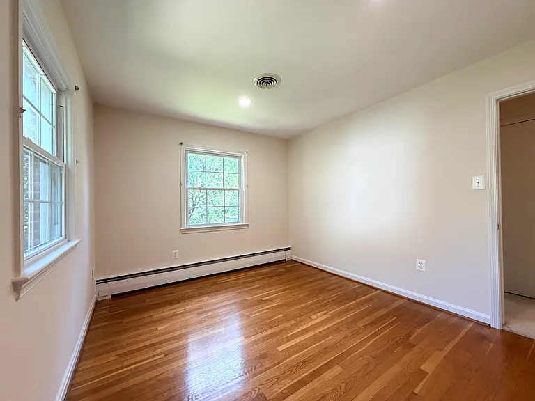 7529 Cayuga Ave — Photo 25