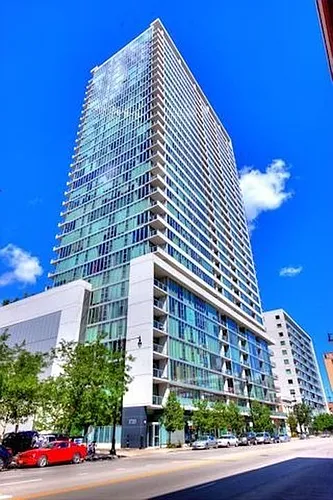 1720 S Michigan Ave Photo 1