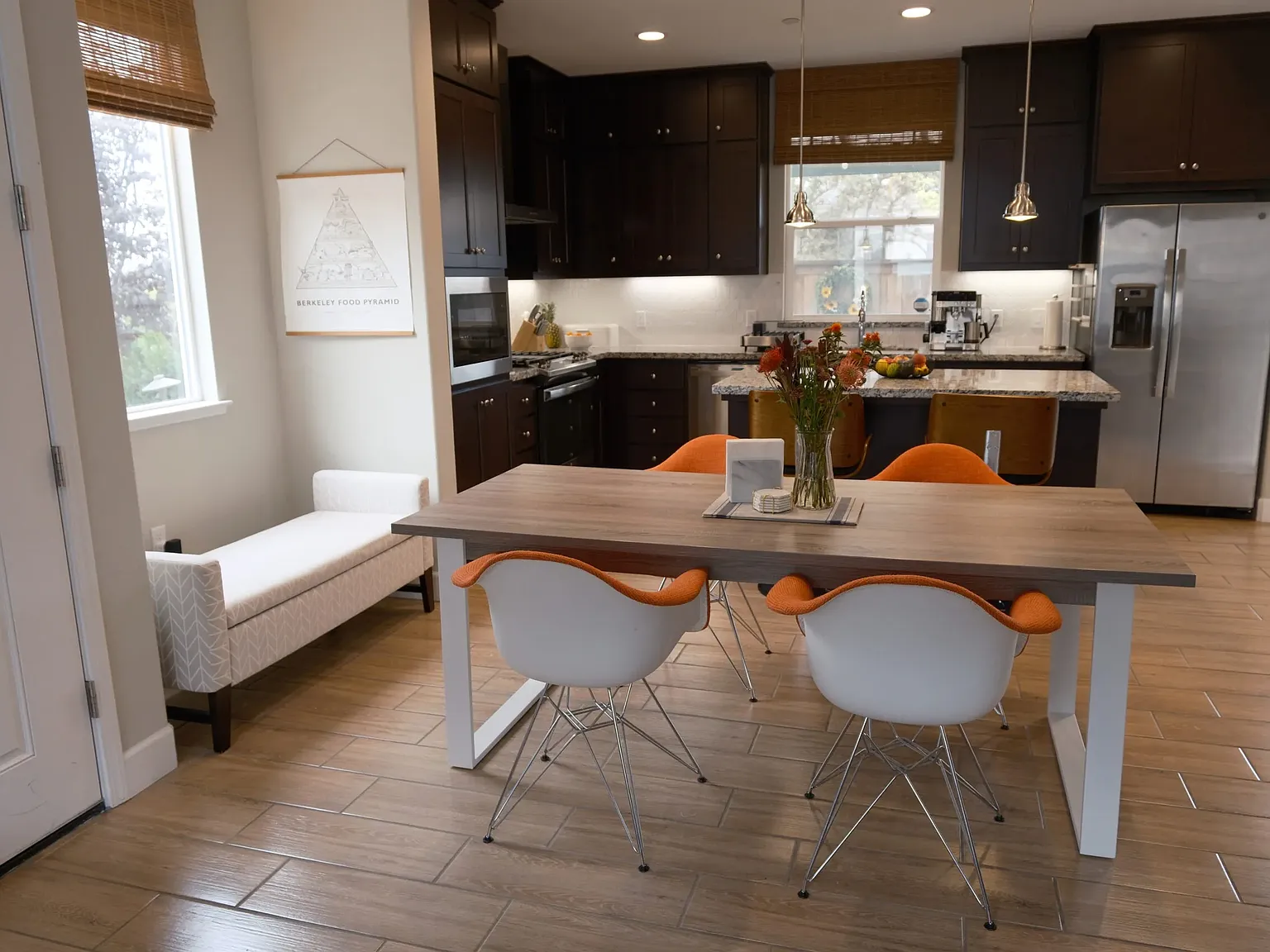 3 bed, 2.5 bath, 1564 sqft, $4,500 — Photo 2