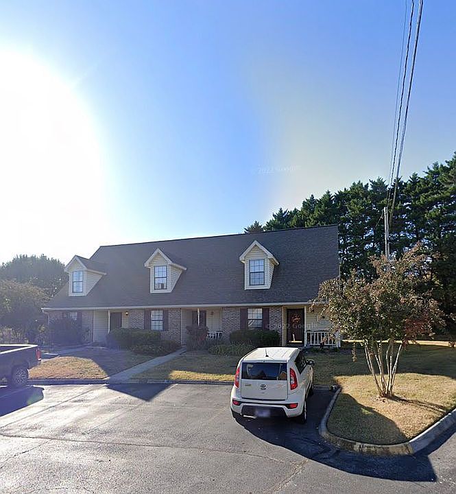 1st image of 911 Chip Cove Ln