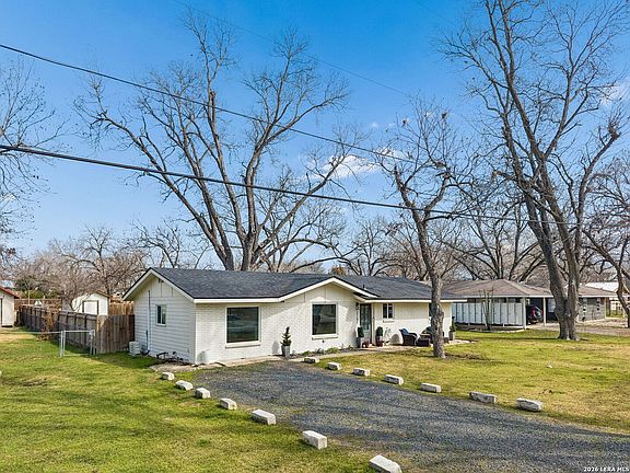 2nd image of 2151 Gruene