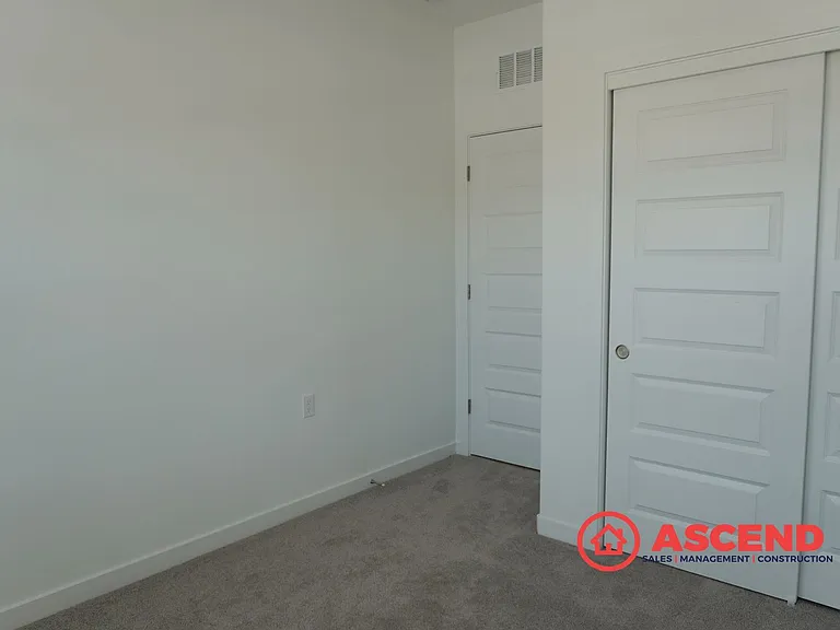 8206 Wandesford Dr — Photo 8