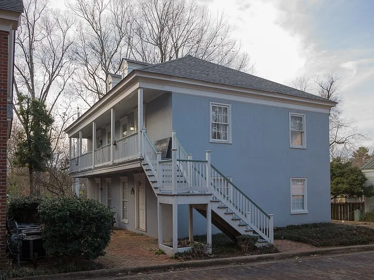 103D Lummus Dr — Photo 1