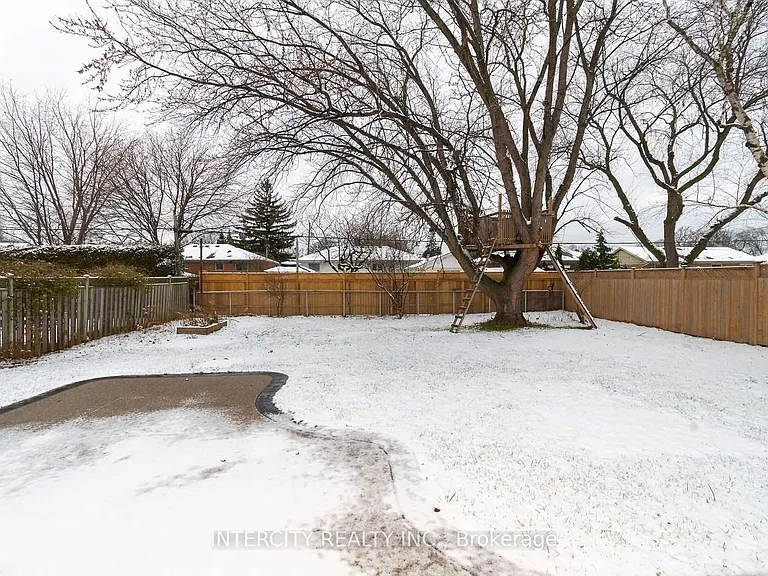 781 Drury Ln — Photo 31