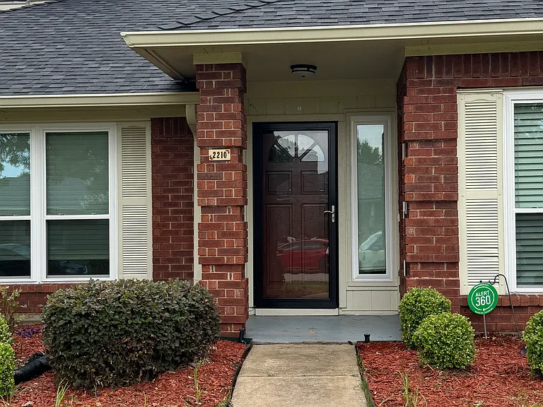 2210 Crystal Creek Ln — Photo 3