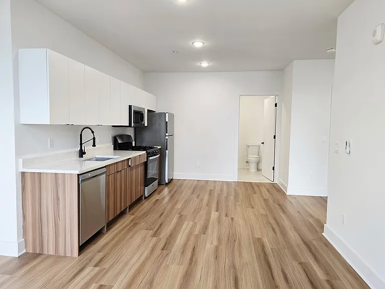 30 McAdoo Ave #305 — Photo 10