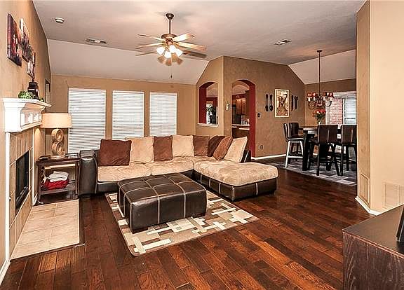 4th image of 3145 Fox Hollow Dr