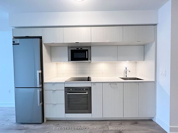 4th image of 575 Bloor St E #1309