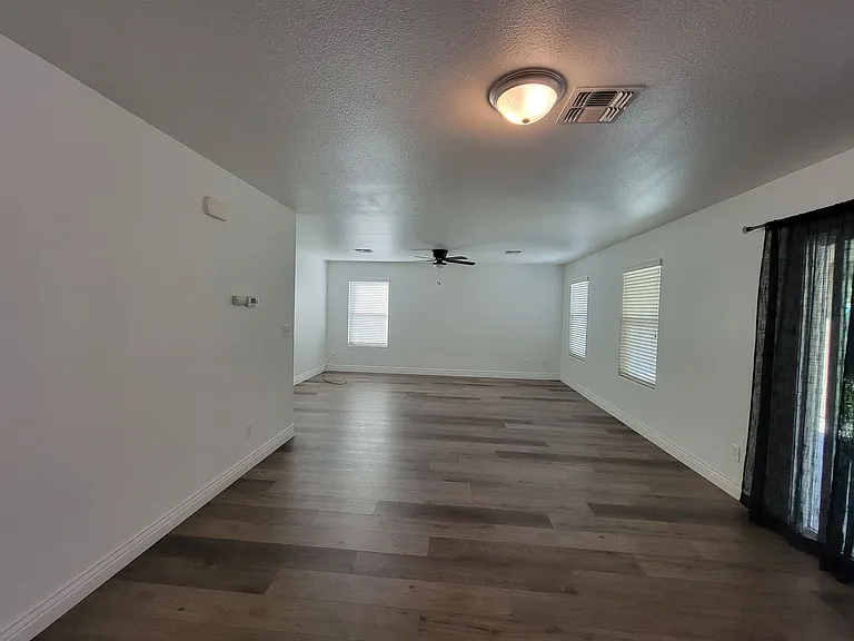 4448 W Rialto Ave — Photo 7