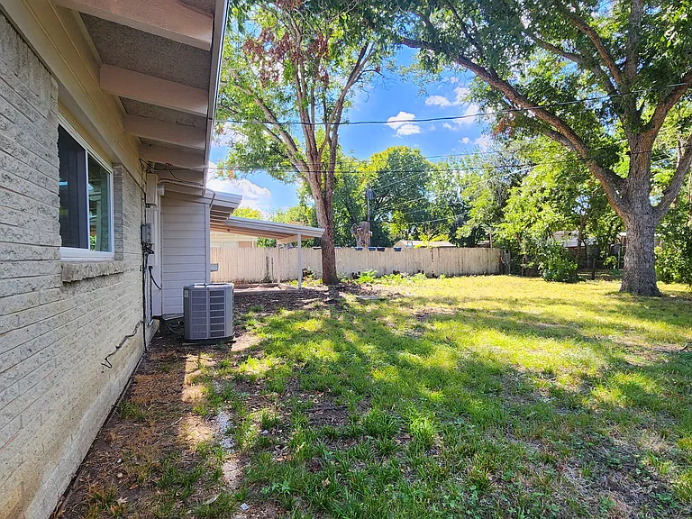 2651 Roger Williams Dr — Photo 12