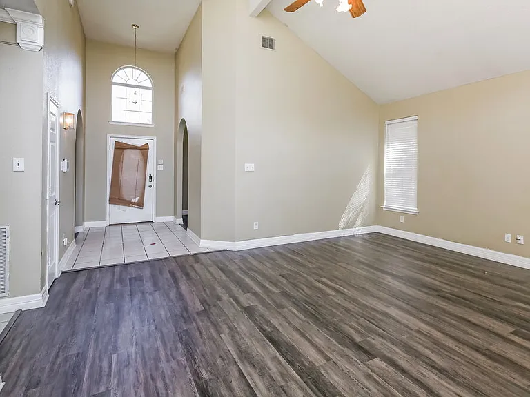 1225 Paul Dr — Photo 5