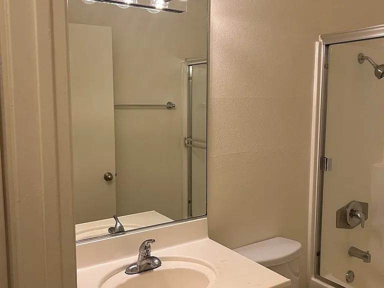Wilshire Serrano Regency — Photo 11